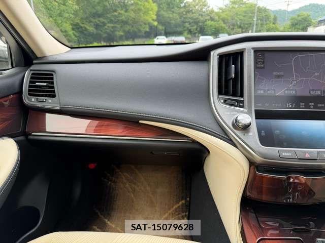 Toyota CROWN SEDAN 2013-02 7783822-18