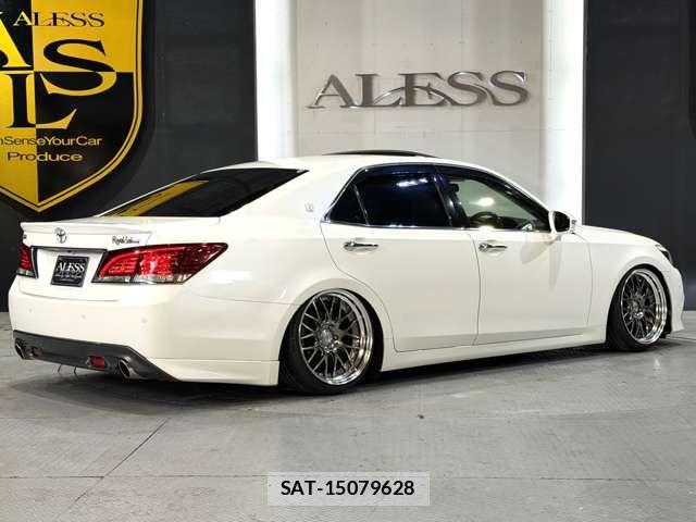 Toyota CROWN SEDAN 2013-02 7783822-2
