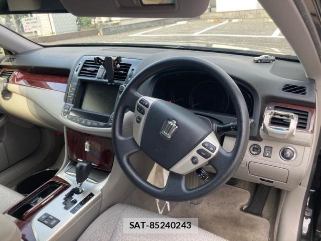 Toyota CROWN SEDAN 2012-03 7783806-11