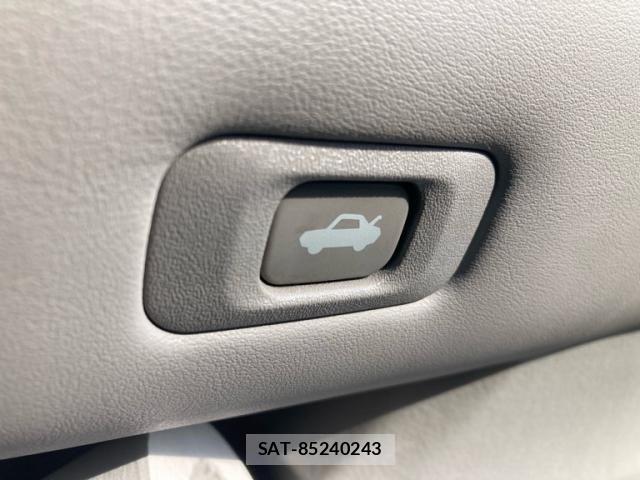 Toyota CROWN SEDAN 2012-03 7783806-18