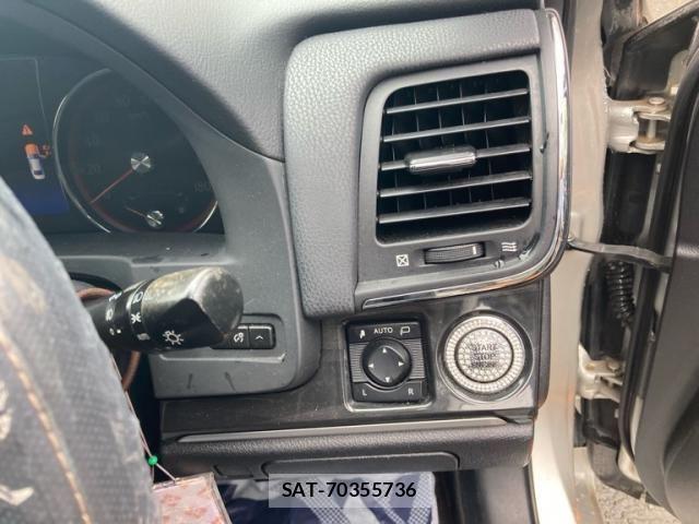 Toyota CROWN SEDAN 2013-10 7783820-13