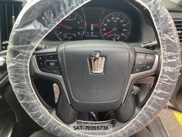 Toyota CROWN SEDAN 2013-10 7783820-14
