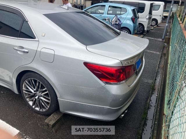 Toyota CROWN SEDAN 2013-10 7783820-2