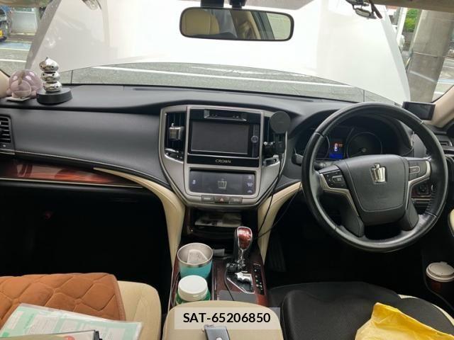 Toyota CROWN SEDAN 2014-06 7783807-12