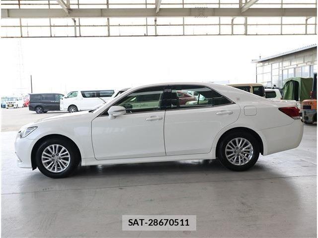 Toyota CROWN SEDAN 2018-03 7875883-23