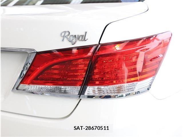 Toyota CROWN SEDAN 2018-03 7875883-25