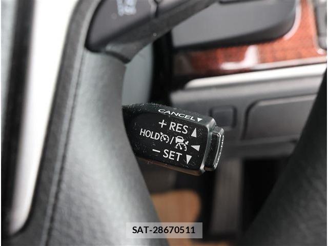Toyota CROWN SEDAN 2018-03 7875883-28