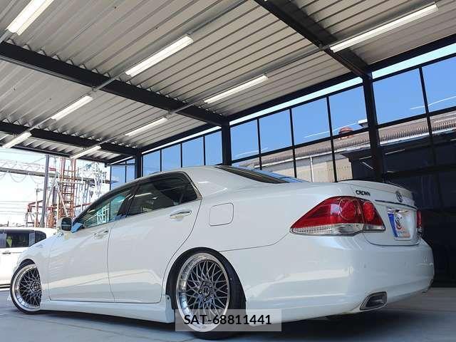 Toyota CROWN SEDAN 2011-12 7875882-14