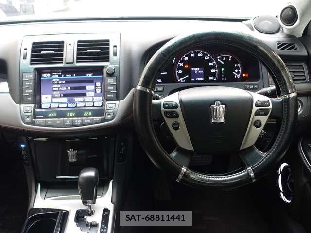 Toyota CROWN SEDAN 2011-12 7875882-18