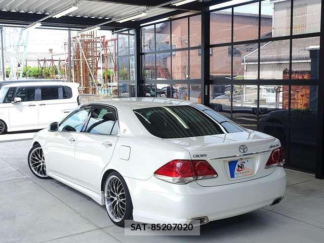 Toyota CROWN SEDAN 2010-12 7875886-15