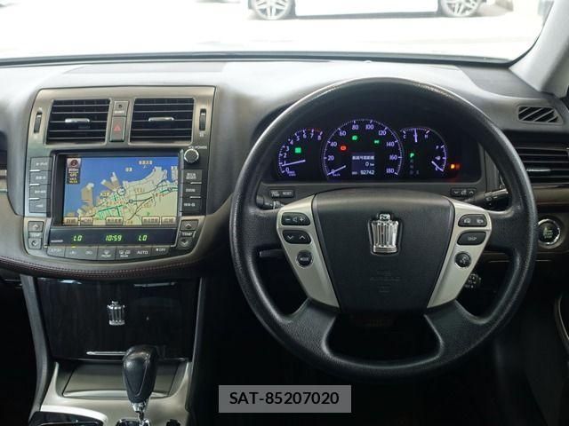 Toyota CROWN SEDAN 2010-12 7875886-19