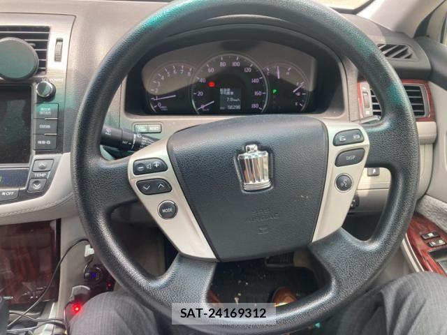 Toyota CROWN SEDAN 2010-03 7902450-11