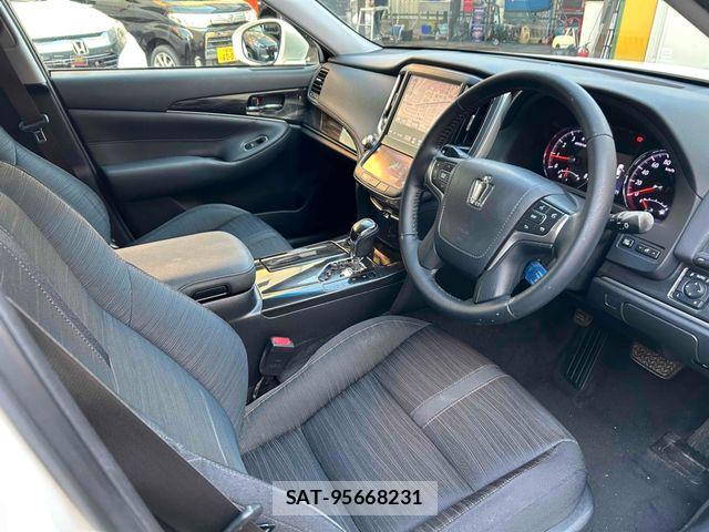 Toyota CROWN SEDAN 2013-01 7961031-1