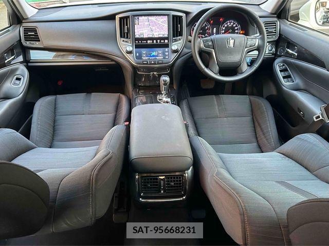 Toyota CROWN SEDAN 2013-01 7961031-21
