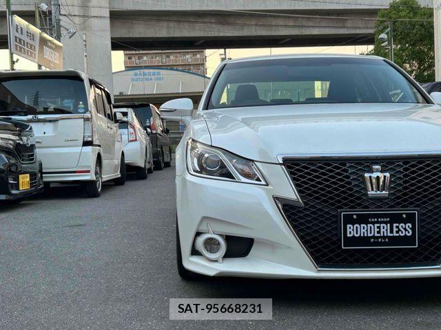 Toyota CROWN SEDAN 2013-01 7961031-22