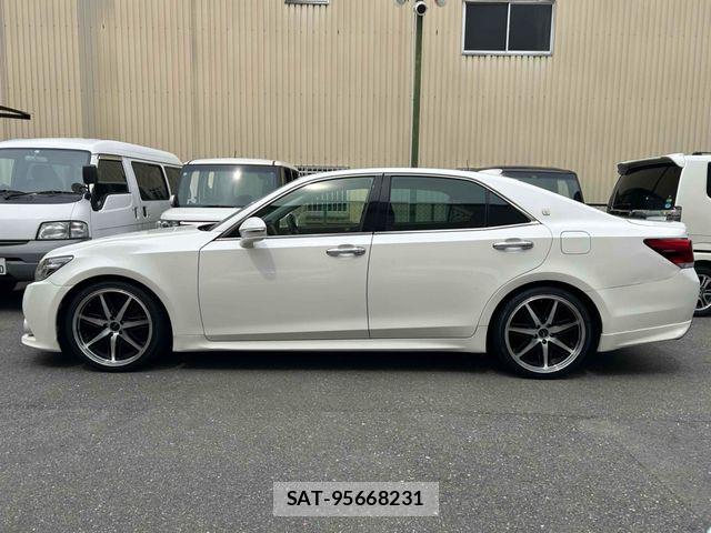Toyota CROWN SEDAN 2013-01 7961031-3