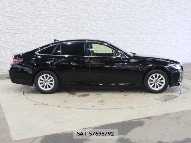 Toyota CROWN SEDAN 2019-06 7961029-12