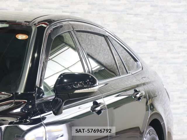 Toyota CROWN SEDAN 2019-06 7961029-16
