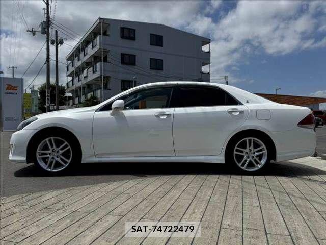 Toyota CROWN SEDAN 2010-11 7978863-10