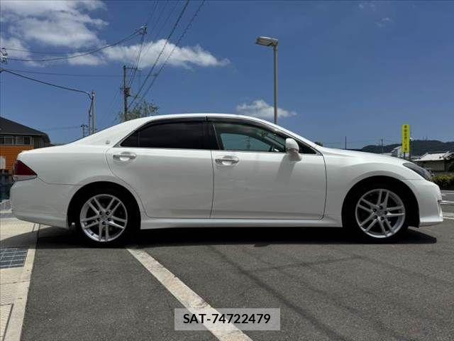 Toyota CROWN SEDAN 2010-11 7978863-11