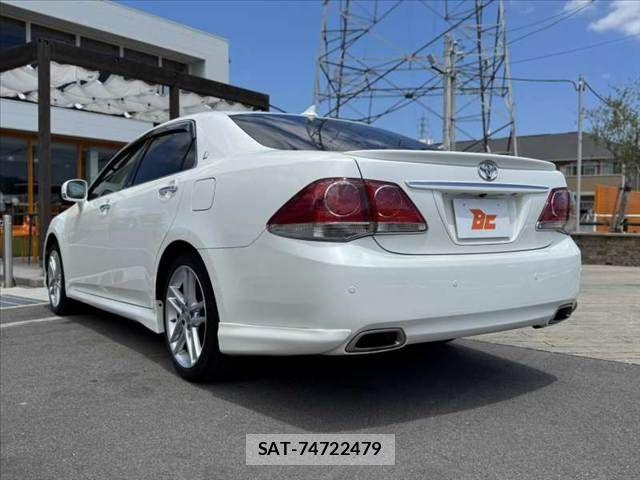 Toyota CROWN SEDAN 2010-11 7978863-12