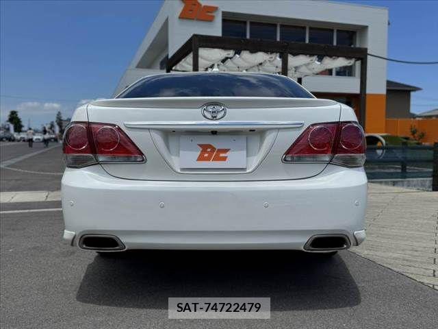 Toyota CROWN SEDAN 2010-11 7978863-13