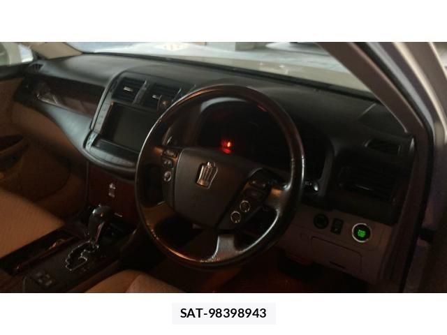 Toyota CROWN SEDAN 2009-11 7978869-11