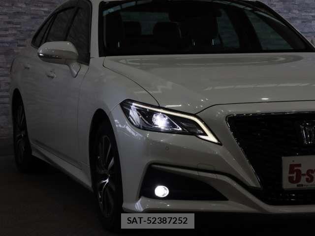 Toyota CROWN SEDAN 2018-07 8035004-10