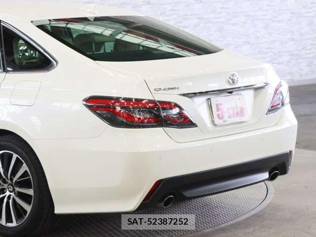 Toyota CROWN SEDAN 2018-07 8035004-15