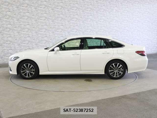 Toyota CROWN SEDAN 2018-07 8035004-7