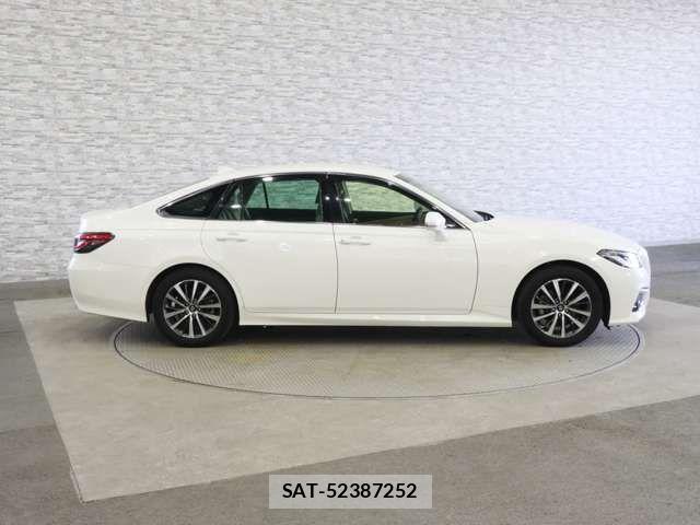 Toyota CROWN SEDAN 2018-07 8035004-8