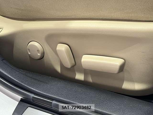 Toyota CROWN SEDAN 2015-12 8035013-8
