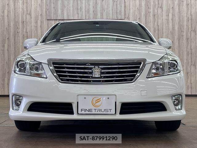 Toyota CROWN SEDAN 2011-12 8035028-12