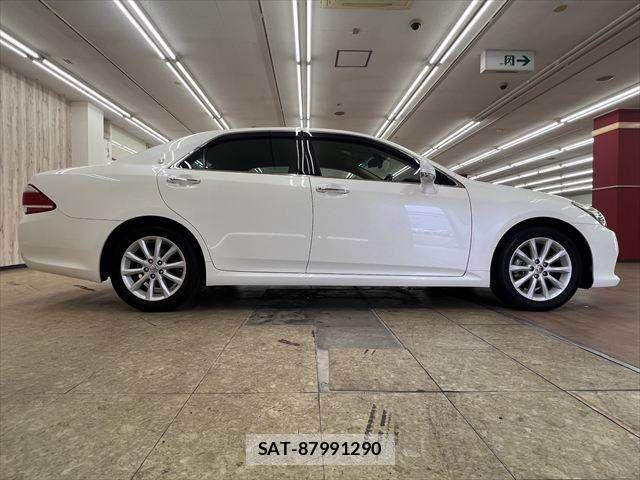 Toyota CROWN SEDAN 2011-12 8035028-14