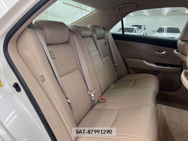Toyota CROWN SEDAN 2011-12 8035028-7