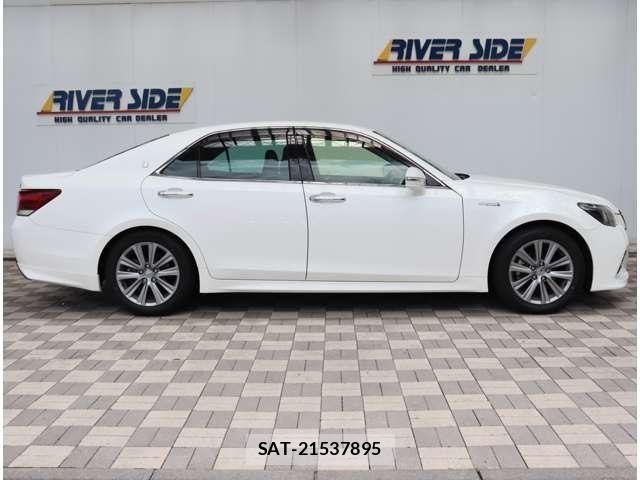 Toyota CROWN SEDAN 2018-02 8035005-3