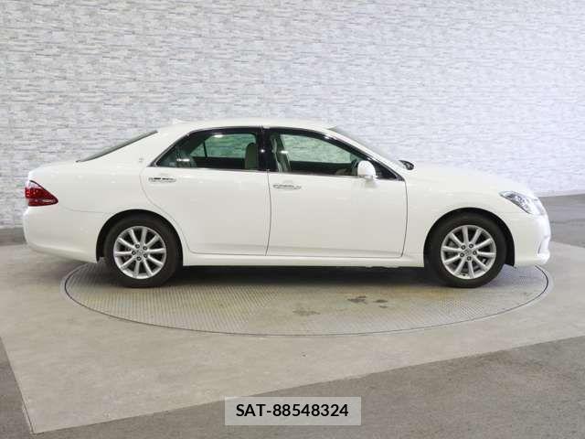 Toyota CROWN SEDAN 2011-02 8035017-12