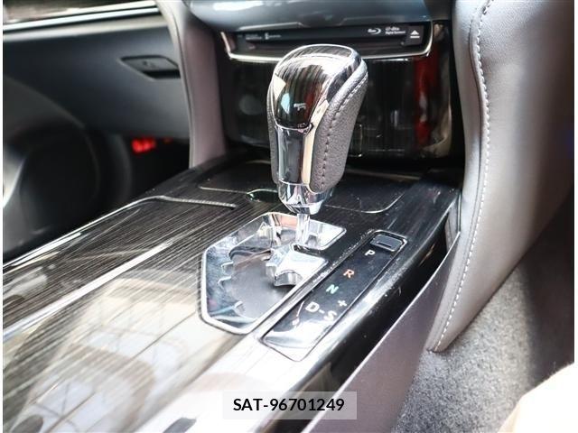Toyota CROWN SEDAN 2018-03 8035003-9