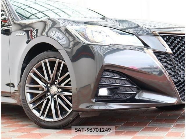 Toyota CROWN SEDAN 2018-03 8035003-18