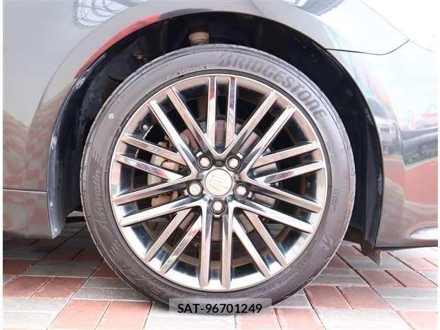 Toyota CROWN SEDAN 2018-03 8035003-24