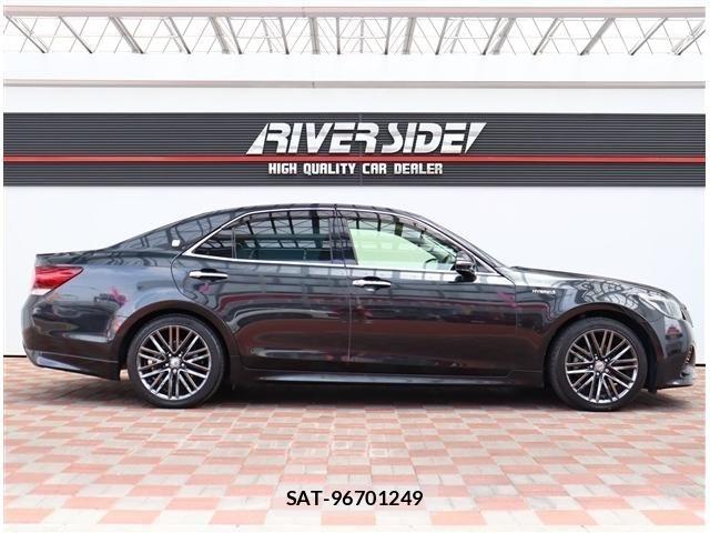 Toyota CROWN SEDAN 2018-03 8035003-3