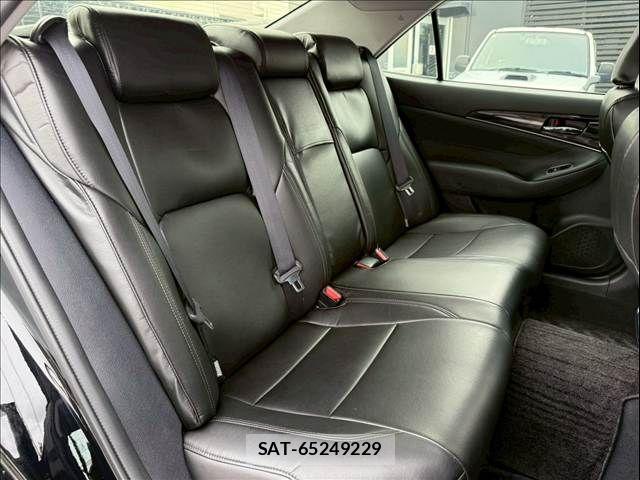 Toyota CROWN SEDAN 2017-01 8035018-10