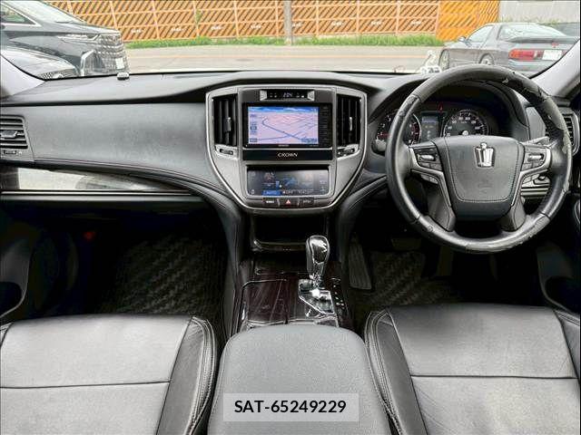 Toyota CROWN SEDAN 2017-01 8035018-11