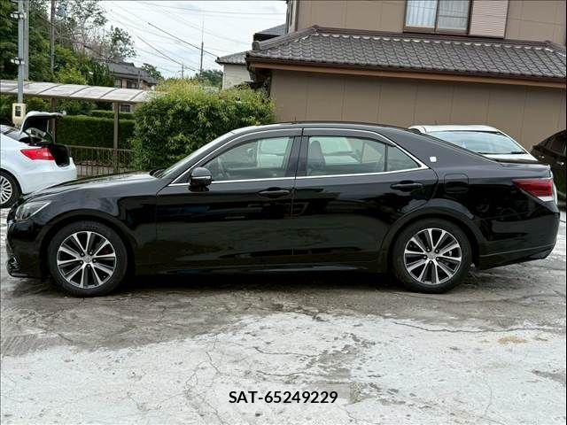 Toyota CROWN SEDAN 2017-01 8035018-8