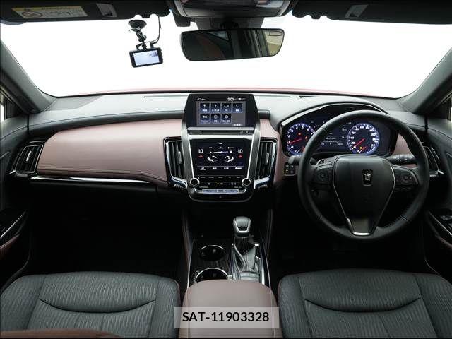 Toyota CROWN SEDAN 2018-10 8035014-1