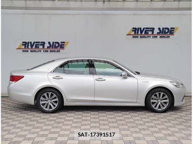 Toyota CROWN SEDAN 2015-04 8035019-3