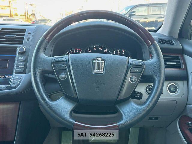 Toyota CROWN SEDAN 2009-07 8073367-10