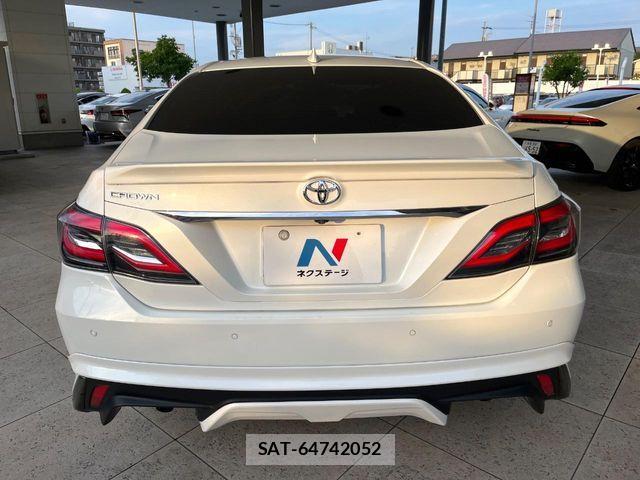 Toyota CROWN SEDAN 2018-06 8073361-14