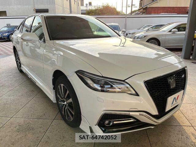 Toyota CROWN SEDAN 2018-06 8073361-15