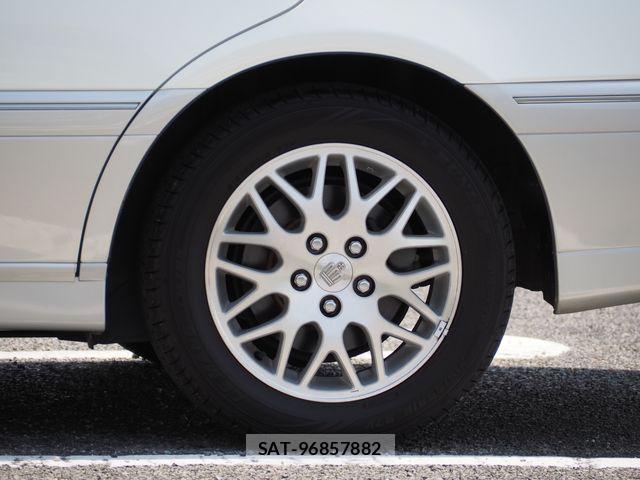 Toyota CROWN SEDAN 2002-03 8073364-10